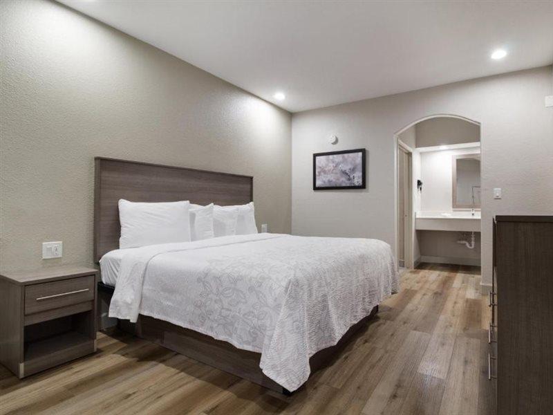 Red Roof Inn Plus + Galveston - Beachfront エクステリア 写真