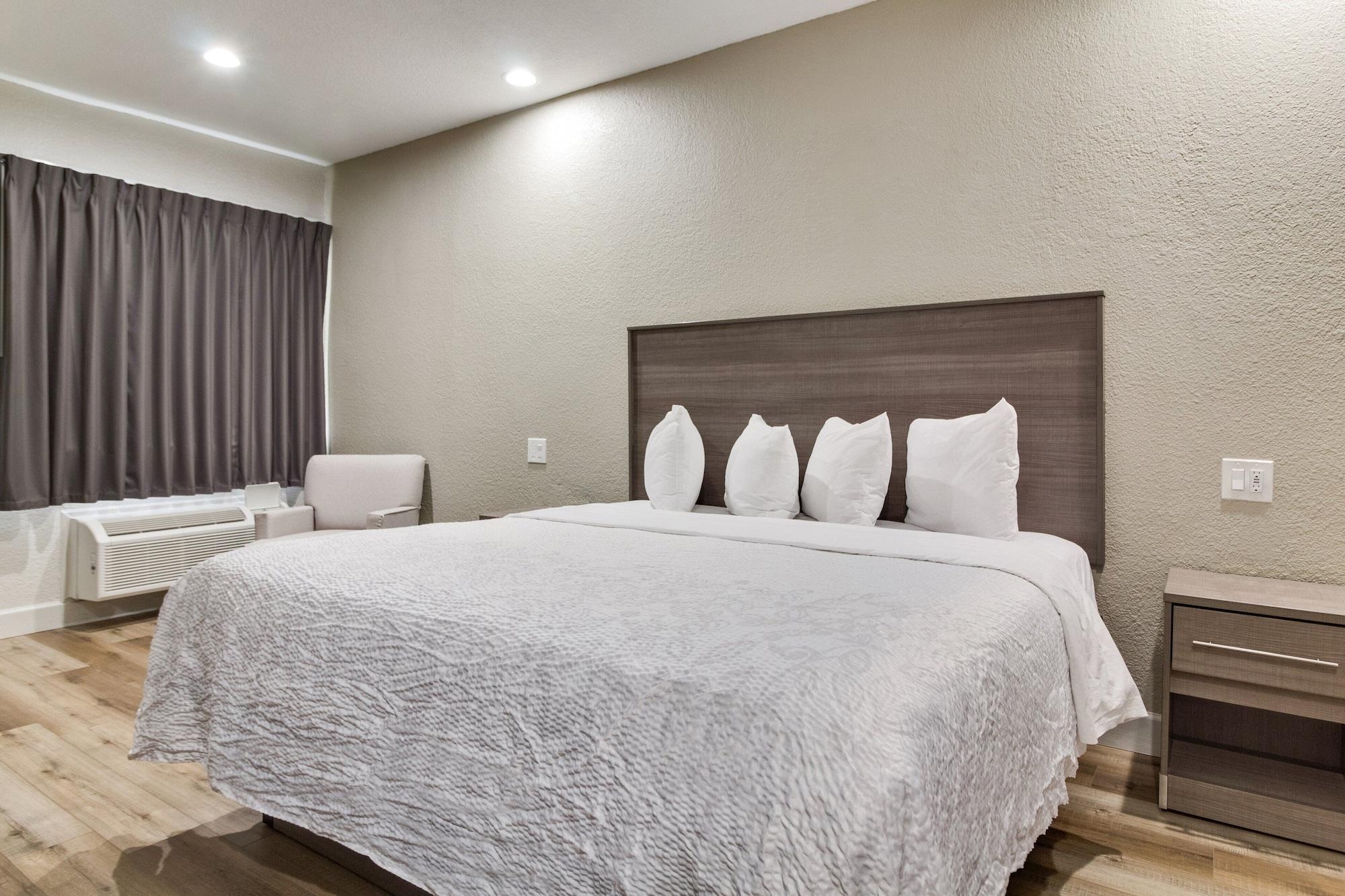 Red Roof Inn Plus + Galveston - Beachfront エクステリア 写真