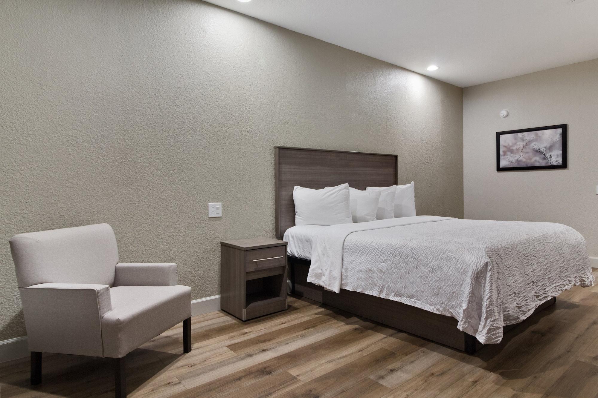 Red Roof Inn Plus + Galveston - Beachfront エクステリア 写真