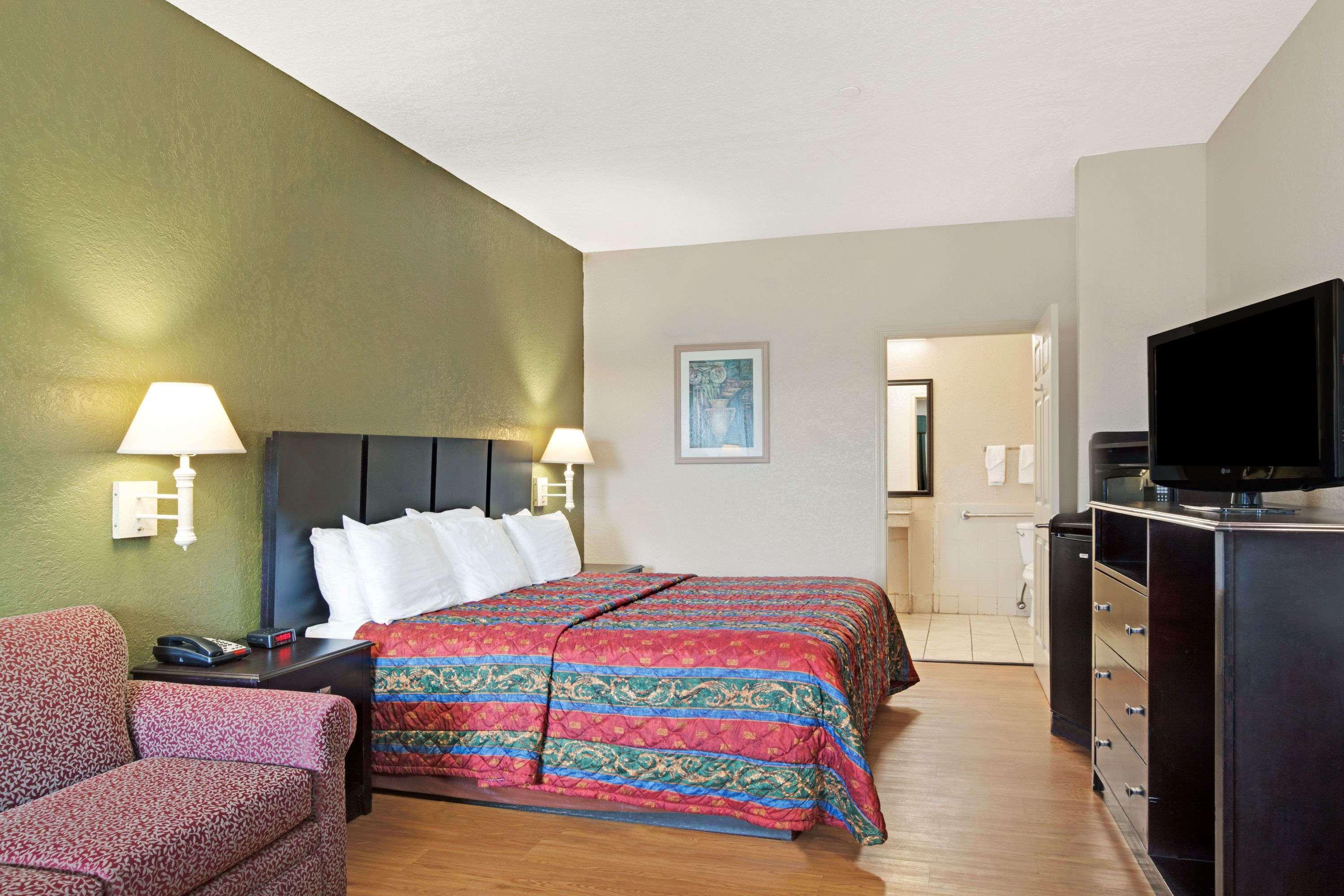 Red Roof Inn Plus + Galveston - Beachfront エクステリア 写真
