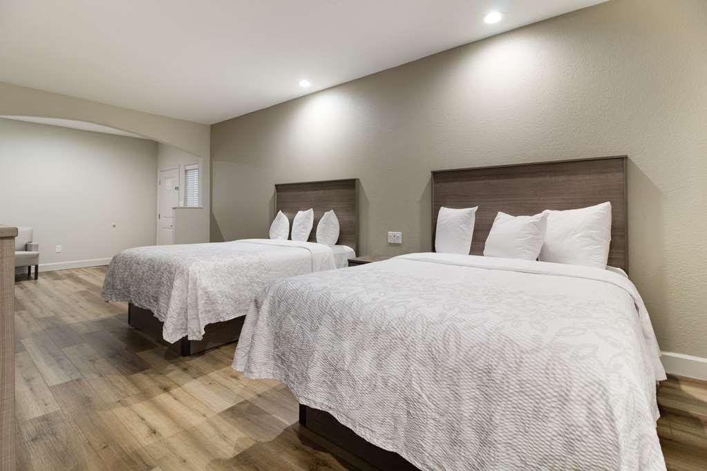 Red Roof Inn Plus + Galveston - Beachfront 部屋 写真
